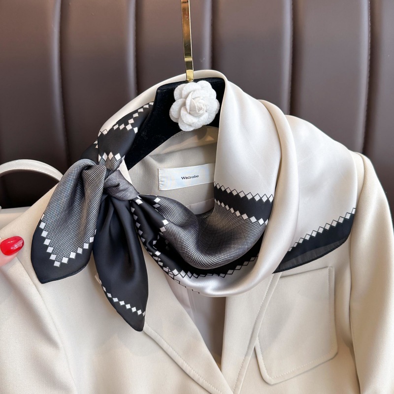 ใหม่หรูหรารูปแบบม้าผ้าไหมผ้าพั - Women Bags For Office บทวิจารณ์และราคา